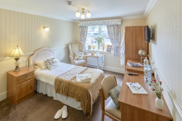 Acorn Lodge Care Home - Avery Healthcare CV10 7AD