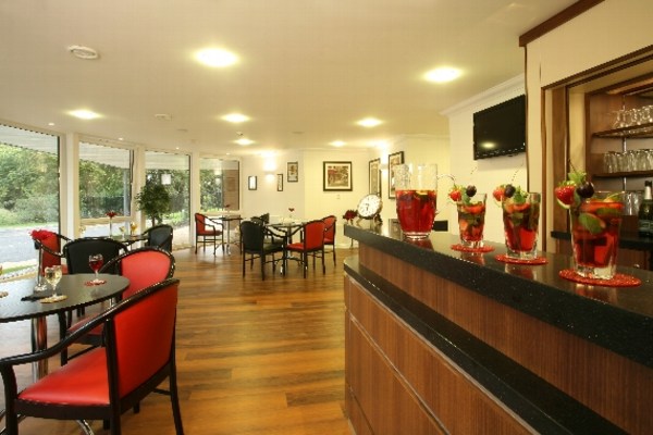 Alderwood Care Home 39 Essex Hall Road Colchester Essex Co1 1zp 49 Reviews