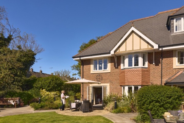 Hallmark Anisha Grange, Outwood Common Road
