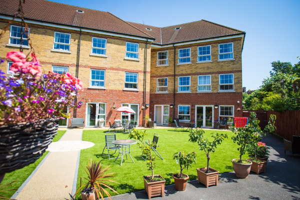 Cedars Care Home SS2 6FQ