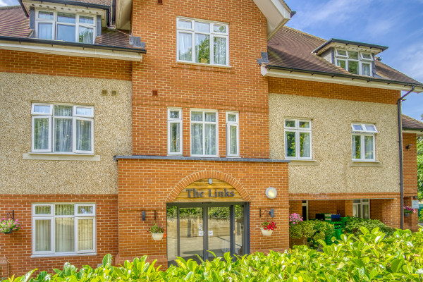 The Links Care Home, 1 Golf Links Road