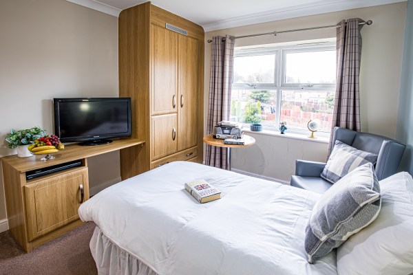 Bradley Hall, Leicester