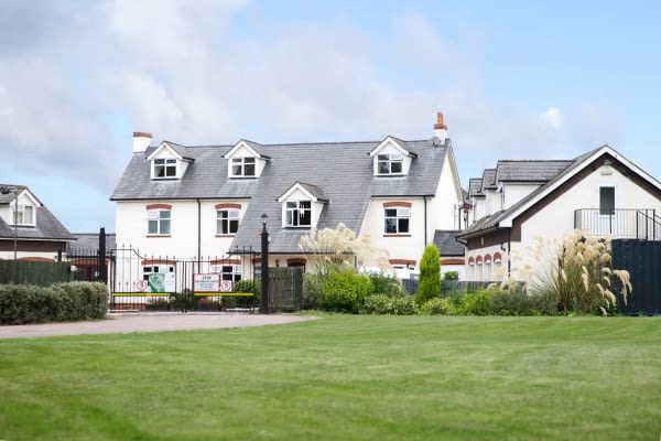 The Oakleaf Care Group (Hartwell), Ashton Road