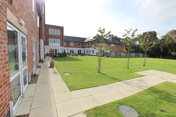 Alexandra Court Care Centre Care Home 340 Southcoates Lane Hull East Riding Of Yorkshire Hu9 3tr 29 Reviews
