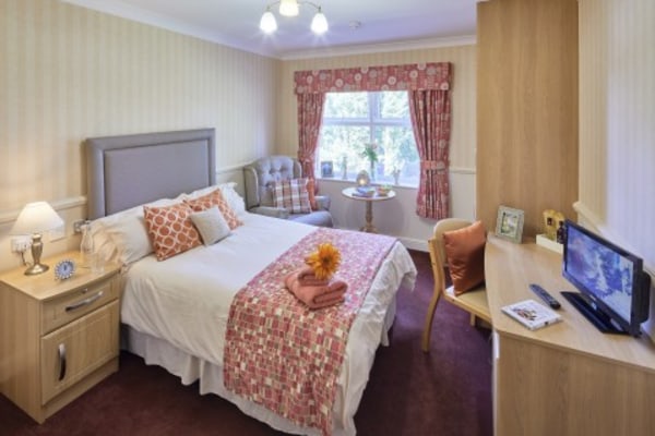 Hinckley House Care Home - Avery Healthcare LE10 0EH