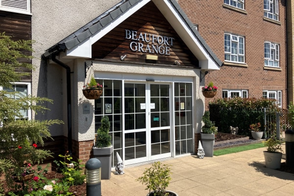 Barchester Beaufort Grange, Hatton Road