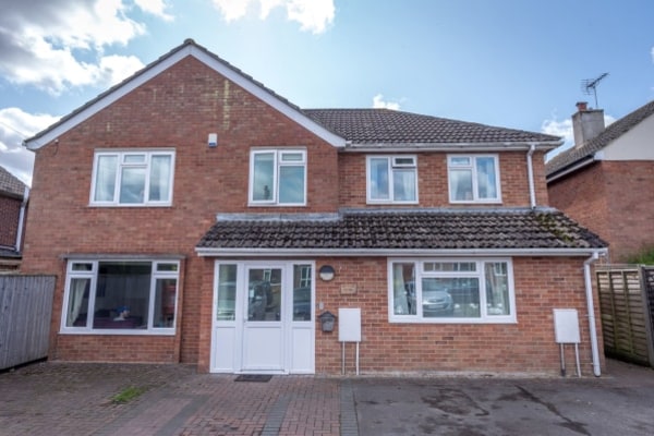 Meylan House, 136 Loyd Road