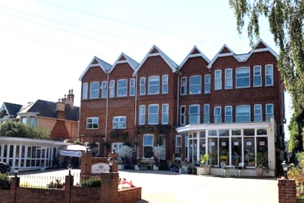 Manor Lodge Care Home, 8 Portland Avenue