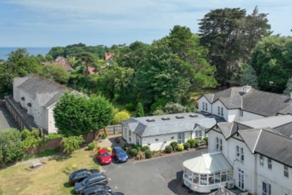 The Firs Residential Home, 33 West Hill