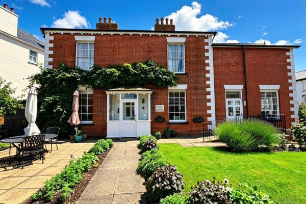 Radway Lodge, Vicarage Road