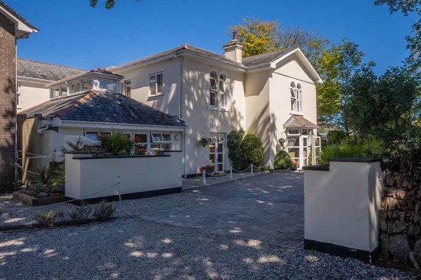 Sunnymeade Quality Care, 323 Tavistock Road