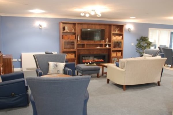 Hall Grange CR9 5AL