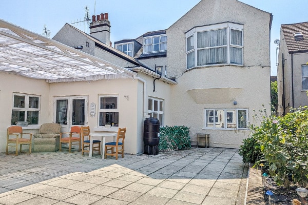Aran Lodge, 13-15 Manor Road