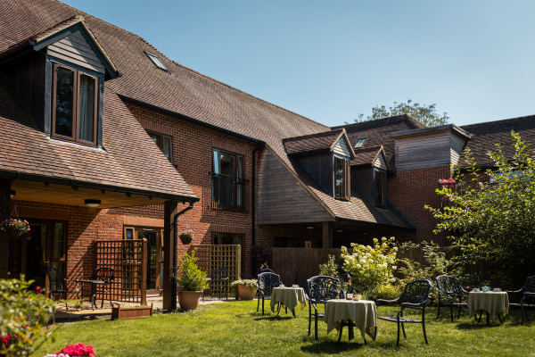 Abbeycrest, Essex Way