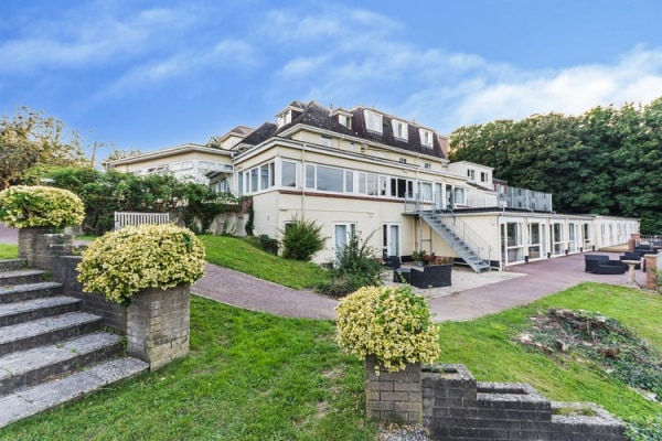 Bascombe Court, Bascombe Road