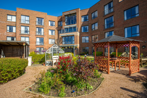 Buchanan Court, Sudbury Hill