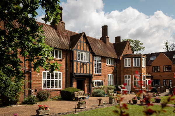 Denham Manor, Halings Lane