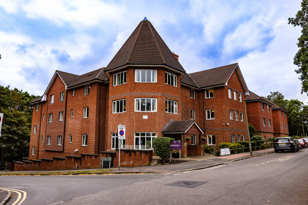 Greenhill Nursing Home, 5 Oaklands Road