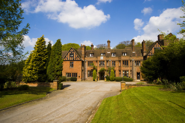 Huntercombe Hall, Huntercombe Place