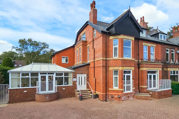 Marple Lodge, 19 Arkwright Road