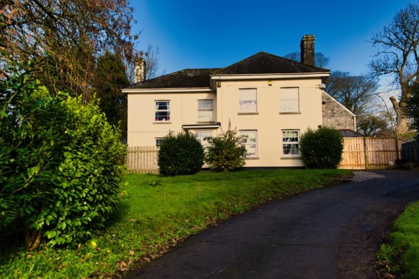 Menna House, Grampound Road