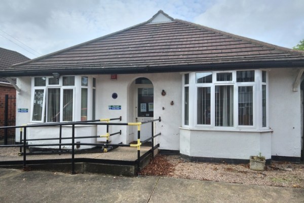 Oakleigh Lodge, 4 Oakleigh Avenue