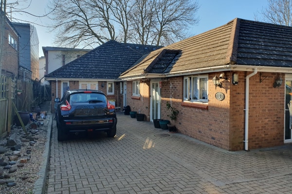 Sherwood Court, The Common