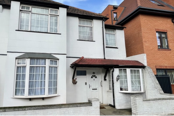 Voss Court, 12 Voss Court