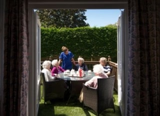 Avon Manor Care Home 50 Manor Road Worthing West Sussex Bn11 4sh 26 Reviews