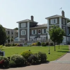 Sundial Lodge