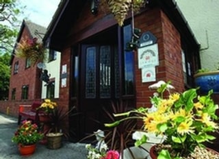 Broughton Hall, Wrexham, Wrexham