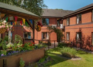 Briar Hill House Care Home 51 Attlee Crescent Rugeley Staffordshire Ws15 1bp 51 Reviews