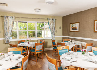 Oaktree Care Home Lark Rise Brimsham Park Yate Bristol South Gloucestershire Bs37 7pj 27 Reviews