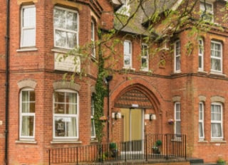 Ashtonleigh Care Home 4 Wimblehurst Road Horsham West Sussex Rh12 2ed 19 Reviews