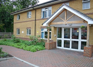 Greenhive Care Home 50 Brayards Road Peckham London Se15 2bq 38 Reviews