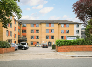 Meadowside, London, London