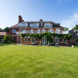 Glenhurst Manor