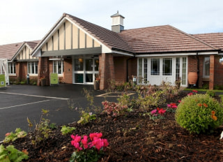 Barchester Ashchurch View Care Home Ashchurch Road Ashchurch Tewkesbury Gloucestershire Gl20 8us 55 Reviews