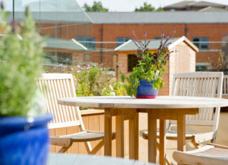 Kun Mor and George Kiss Home, London, London