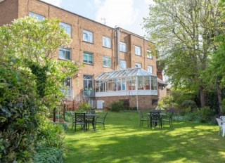 Sunridge Court, London, London