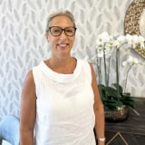 Laura Mills