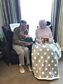 How to find a care home for couples - carehome.co.uk advice